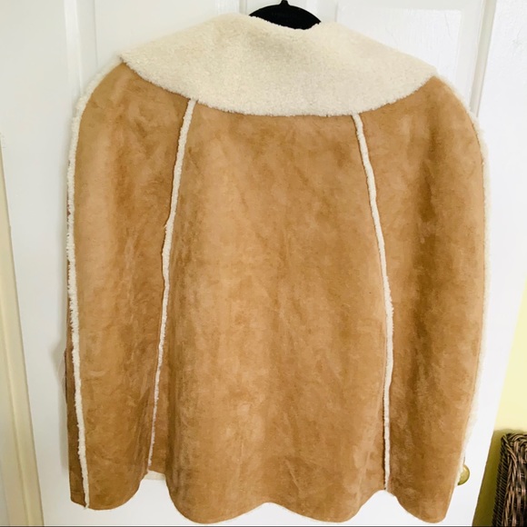 FAUX SHEARLING CAPE - Picture 4 of 5